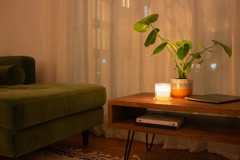 Tips for Creating a Cosy and Inviting Living Room Atmosphere